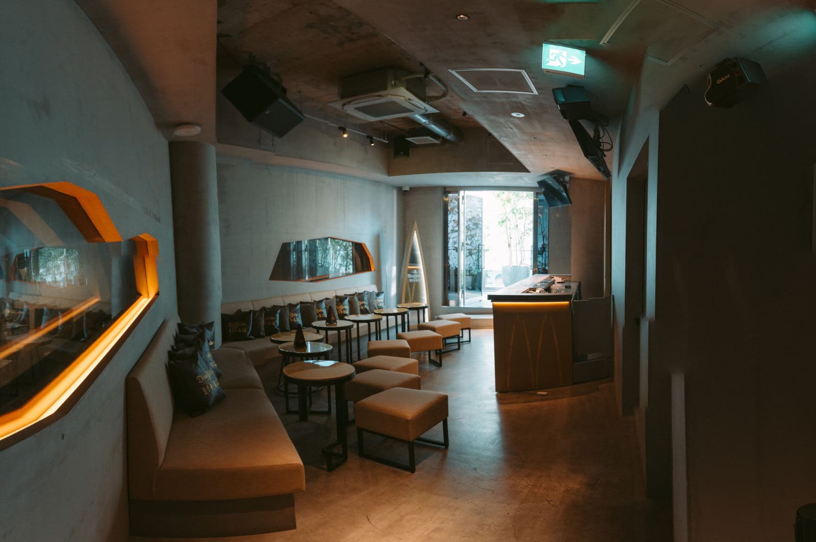 3F 1942 Lounge